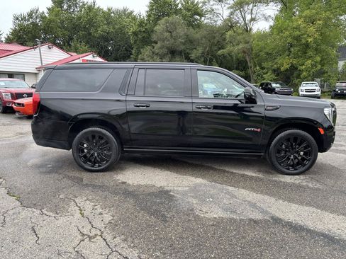 Used 2021 GMC Yukon XL AT4 w/ Technology Package AWD/4WD image 6