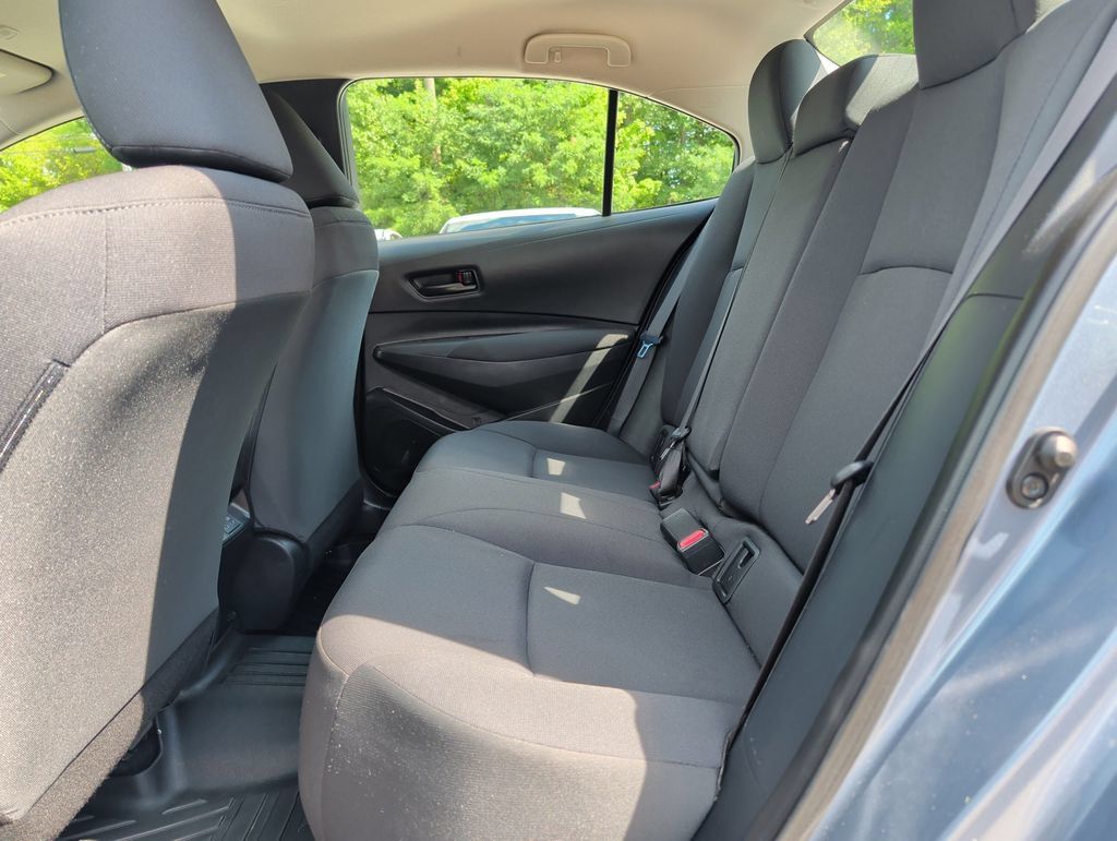 Used 2024 Toyota Corolla LE FWD image 30