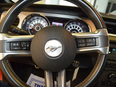 Used 2014 Ford Mustang GT RWD image 18
