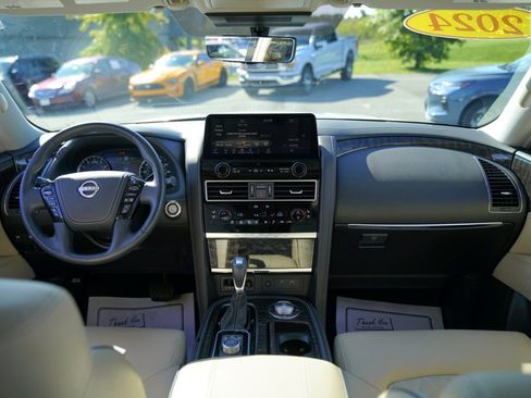 Used 2024 Nissan Armada Platinum w/ Captain's Chairs Package image 10