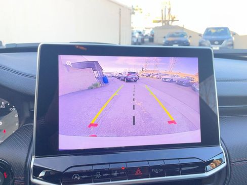 Used 2025 Jeep Compass Trailhawk image 23