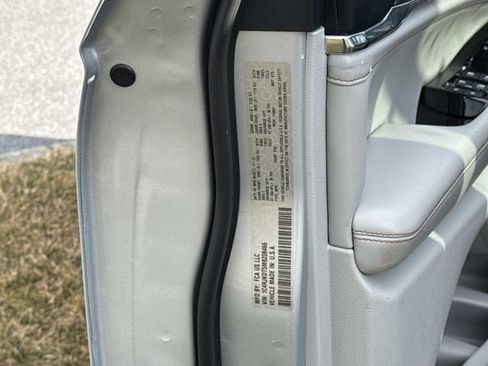 Used 2021 Jeep Grand Cherokee L Overland w/ Advanced Protech Group III image 30