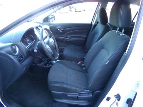 Used 2019 Nissan Versa SV image 11