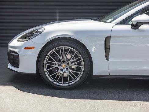 Certified 2023 Porsche Panamera Platinum Edition RWD image 11