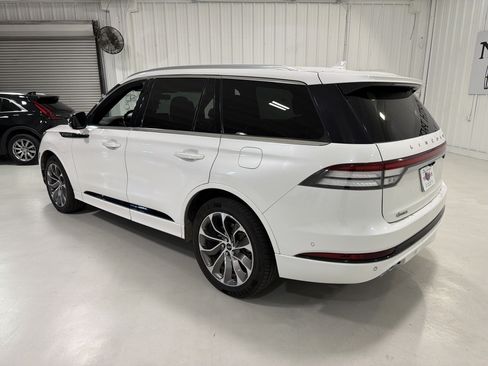 Used 2021 Lincoln Aviator Grand Touring w/ Equipment Group 302A AWD/4WD image 3