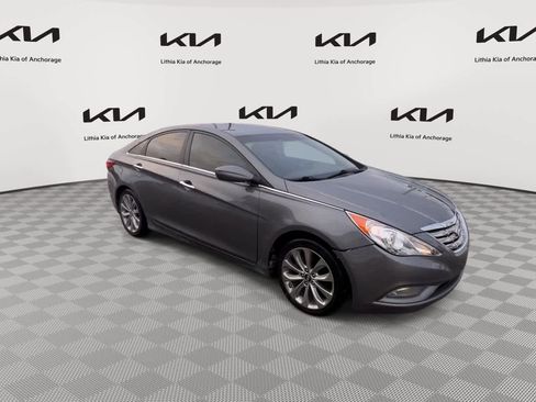 Used 2013 Hyundai Sonata SE image 2