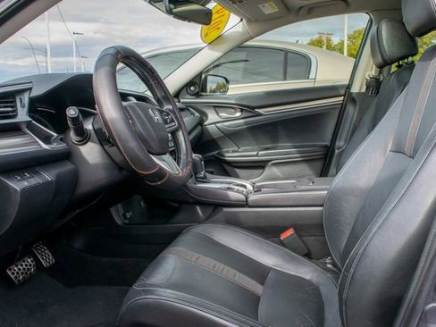 Used 2019 Honda Civic Touring image 13