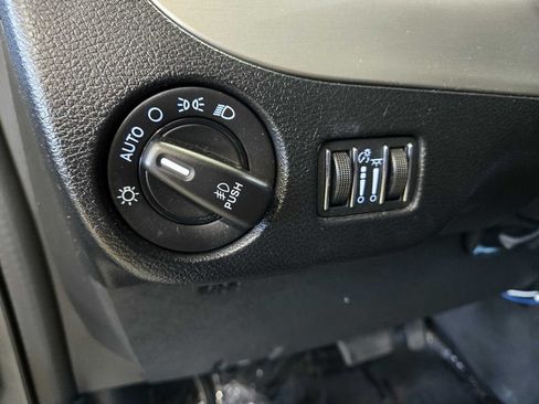 Used 2019 Dodge Grand Caravan GT FWD image 13