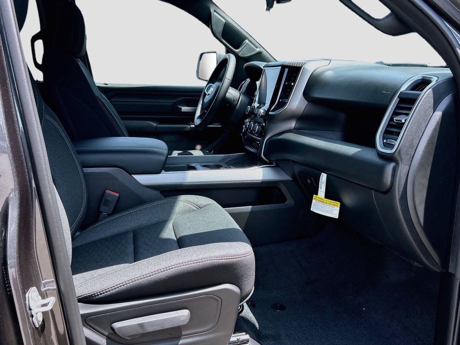 New 2026 RAM 1500 Express AWD/4WD image 13