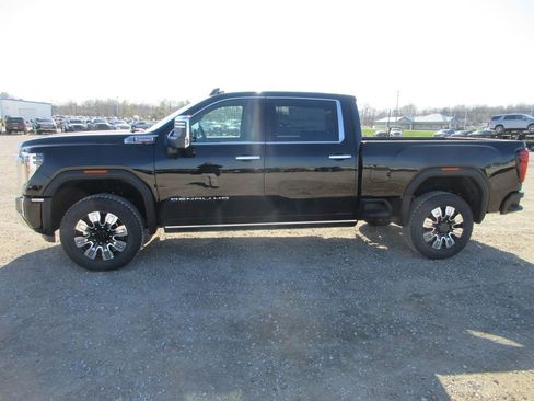 New 2026 GMC Sierra 3500 Denali w/ Denali Reserve Package AWD/4WD image 9