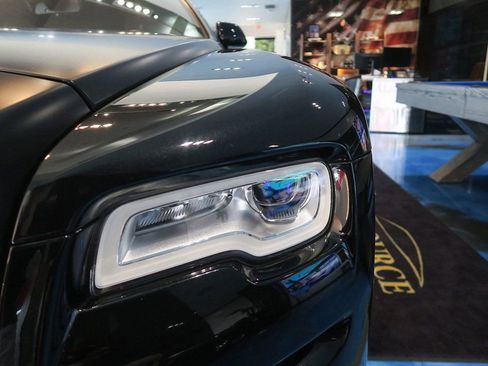 Used 2016 Rolls-Royce Dawn image 40