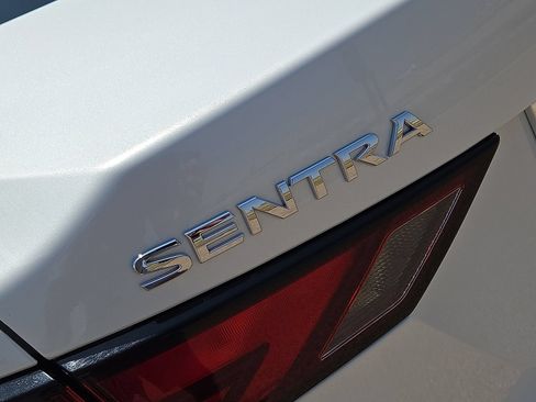 Used 2024 Nissan Sentra SV FWD image 13