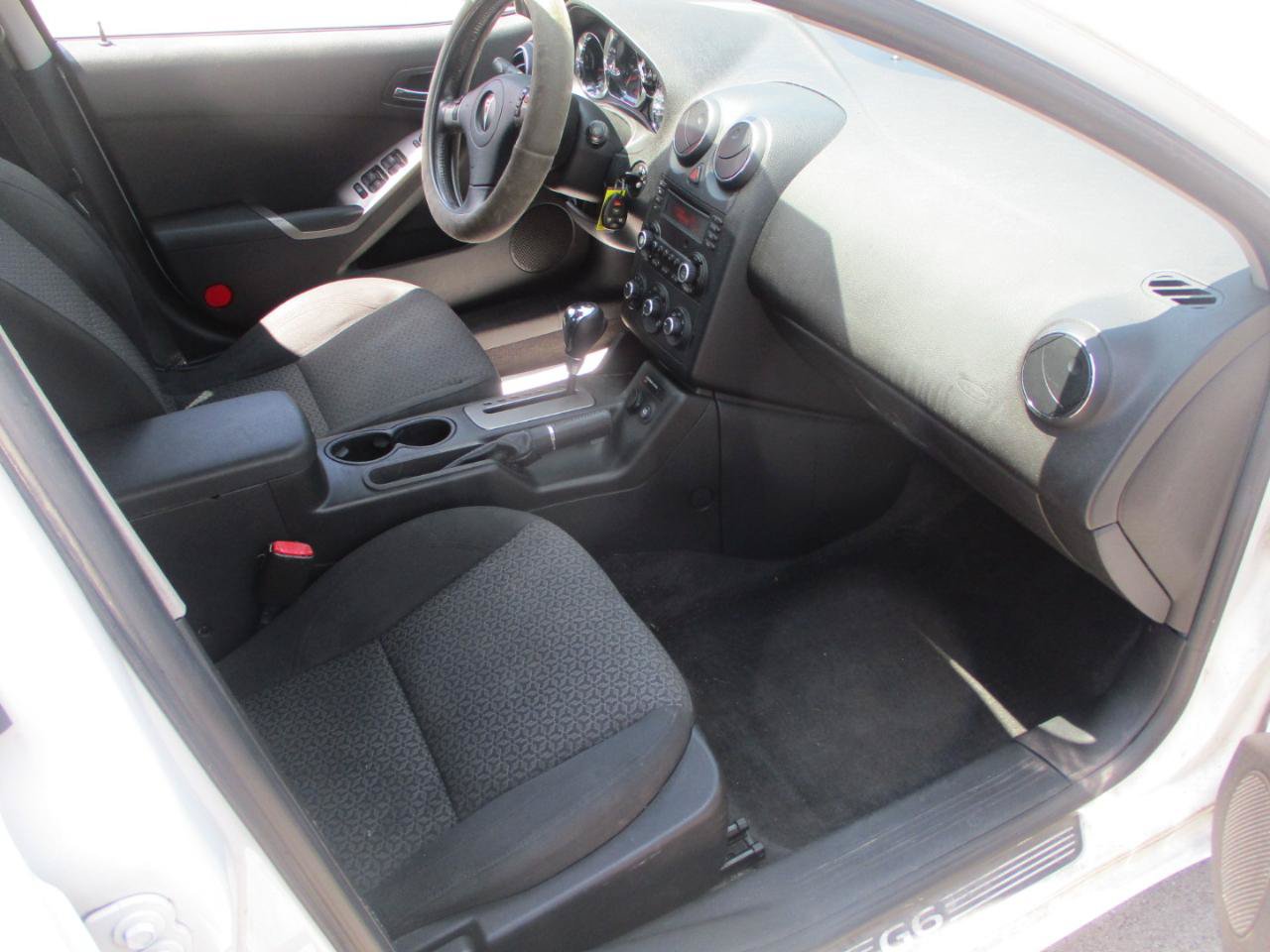 Used 2009 Pontiac G6 Sedan w/ Sport Package 2 FWD image 7