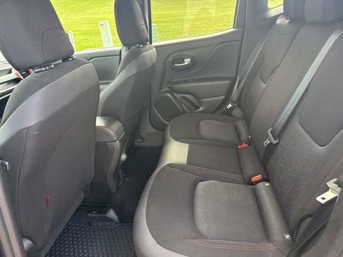 Used 2023 Jeep Renegade Trailhawk AWD/4WD image 12