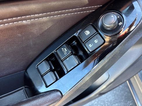 Used 2017 MAZDA MAZDA3 Touring FWD image 22