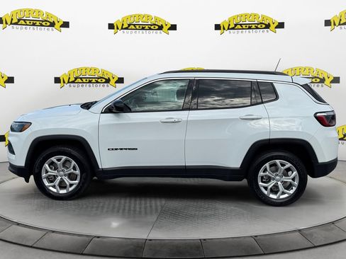 Used 2021 Chevrolet TrailBlazer LS FWD image 2