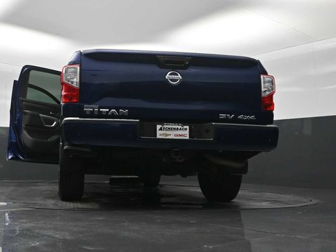 Used 2021 Nissan Titan SV w/ Accessory Utility Package AWD/4WD image 30