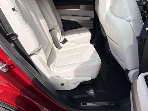 New 2026 Cadillac Vistiq Luxury w/ LPO, Floor Liner Package AWD/4WD image 28