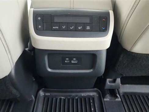 Used 2023 Nissan Pathfinder SL image 29