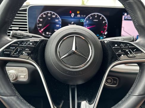 Used 2024 Mercedes-Benz GLS 450 4MATIC image 26