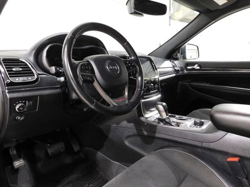 Used 2021 Jeep Grand Cherokee Trailhawk w/ Premium Lighting Group AWD/4WD image 32