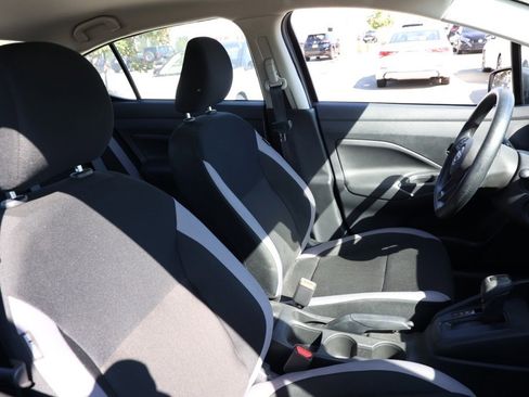 Used 2025 Nissan Versa S image 18