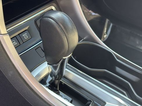 Used 2019 Subaru Ascent Limited w/ Popular Package #2A AWD/4WD image 22