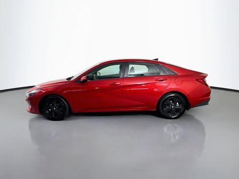 Used 2022 Hyundai Elantra SEL FWD image 6