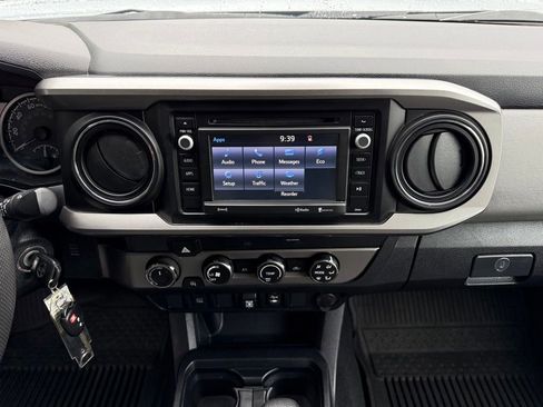Used 2019 Toyota Tacoma SR5 AWD/4WD image 19