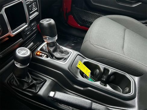 Used 2022 Jeep Wrangler Unlimited Sport image 30