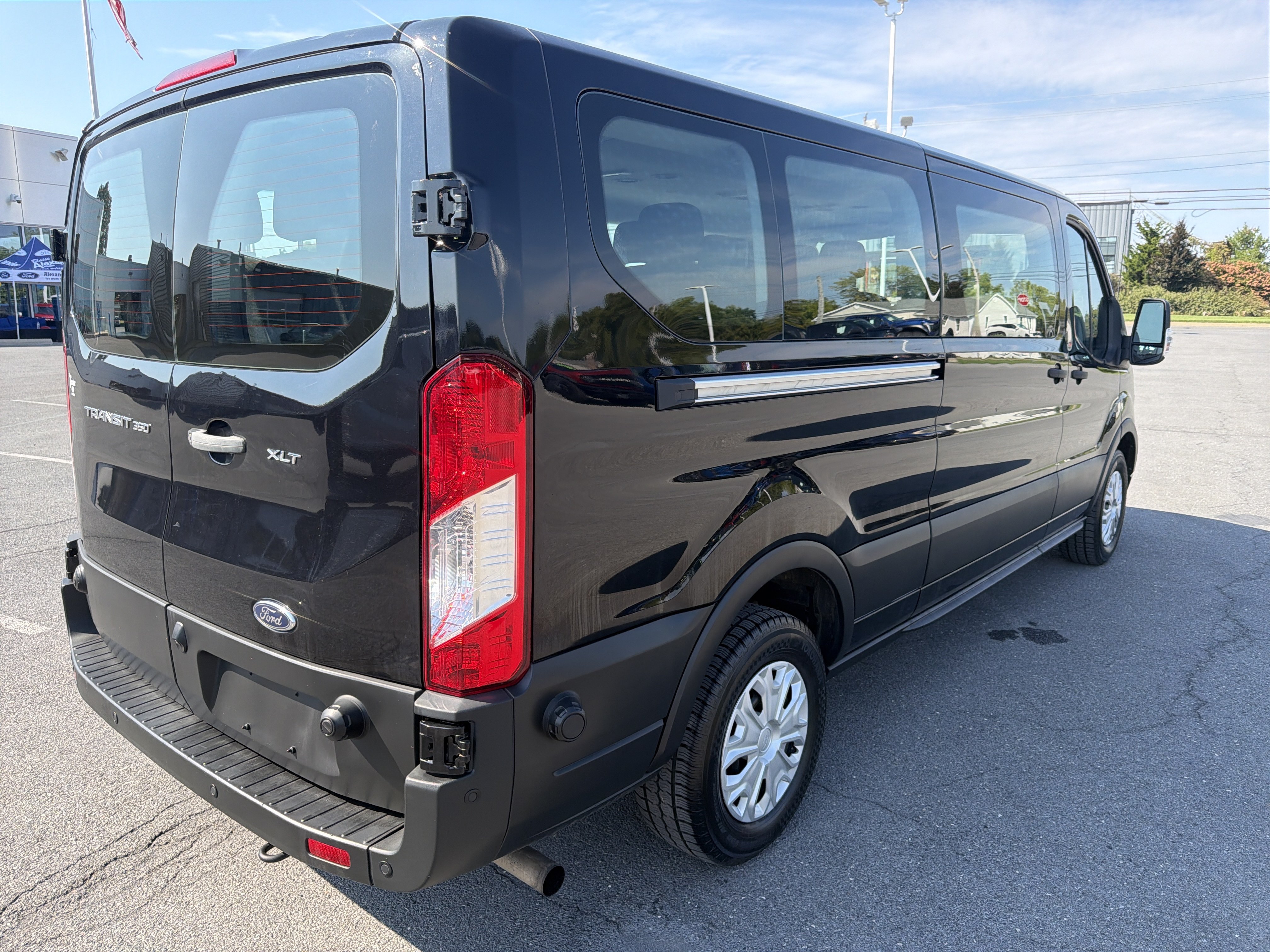 Used 2024 Ford Transit 350 XLT RWD image 3