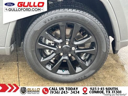 Used 2022 Jeep Grand Cherokee Laredo X AWD/4WD image 30