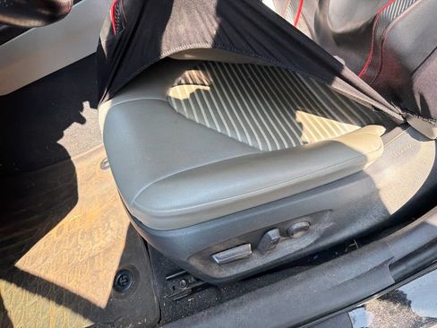 Used 2021 Toyota Camry SE FWD image 8