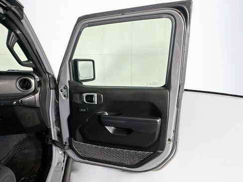 Used 2023 Jeep Wrangler Unlimited w/ Convenience Group AWD/4WD image 30