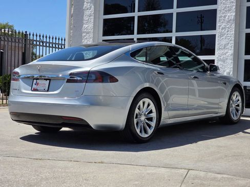 Used 2017 Tesla Model S 75 image 4