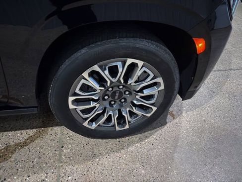 Used 2024 GMC Yukon XL Denali Ultimate AWD/4WD image 33