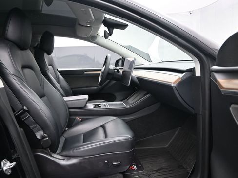 Used 2023 Tesla Model Y Long Range image 25