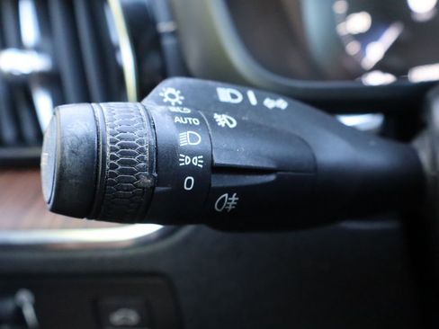 Used 2019 Volvo XC60 T5 Inscription w/ Protection Package AWD/4WD image 32