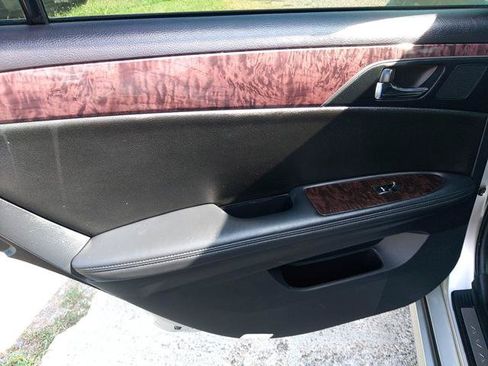 Used 2011 Toyota Avalon FWD image 13
