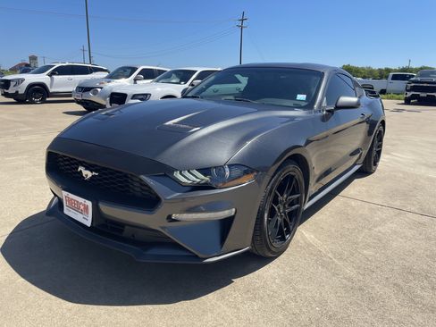 Used 2018 Ford Mustang Coupe w/ Ecoboost Performance Package RWD image 8
