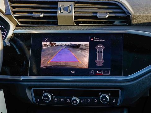 Used 2022 Audi Q3 2.0T Premium image 16