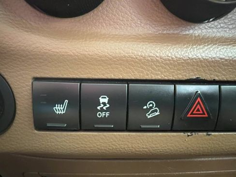Used 2015 Jeep Wrangler Unlimited Sahara w/ Connectivity Group AWD/4WD image 14
