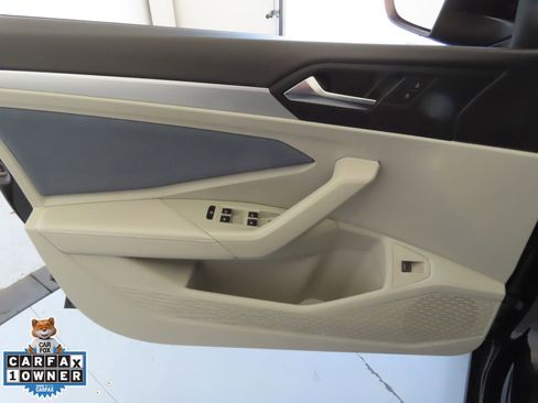 Used 2025 Volkswagen Jetta SE image 11