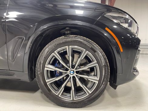 Used 2022 BMW X5 xDrive40i w/ M Sport Package image 16