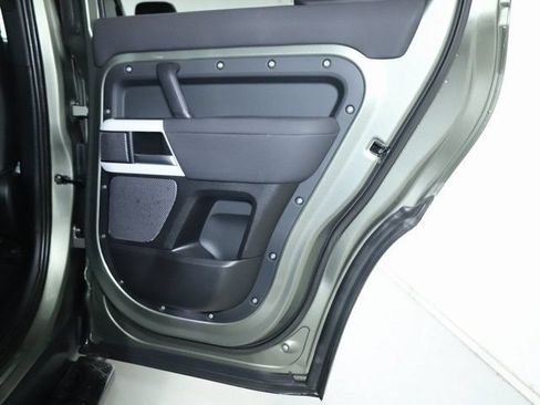 Certified 2022 Land Rover Defender 110 SE AWD/4WD image 35