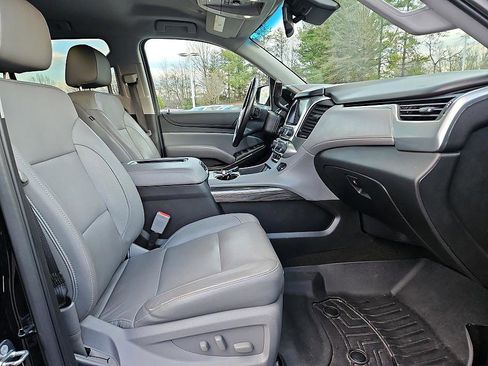 Used 2018 Chevrolet Tahoe LT w/ LT Signature Package image 14