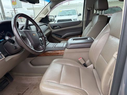 Used 2017 Chevrolet Suburban Premier RWD image 6