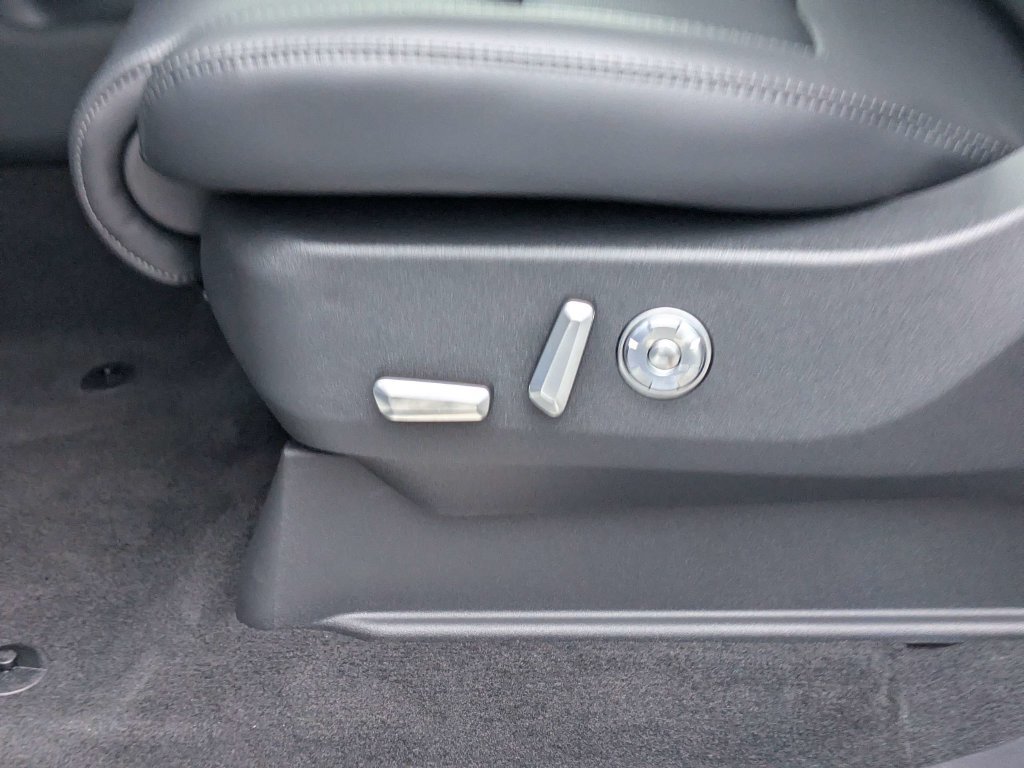 New 2027 Lincoln Navigator Reserve AWD/4WD image 25