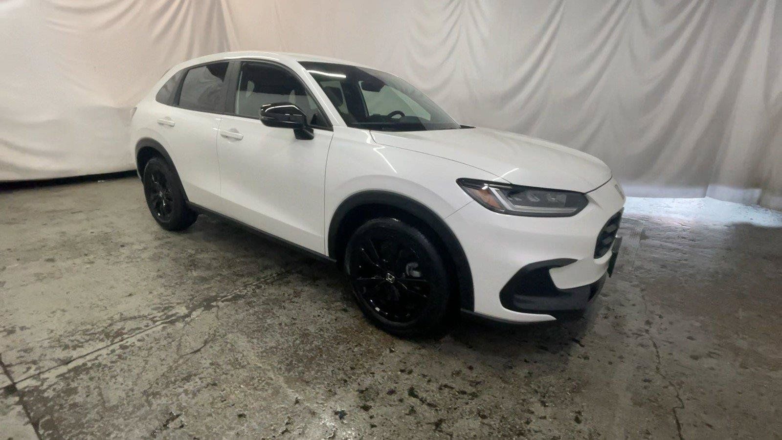 Certified 2026 Honda HR-V Sport image 3