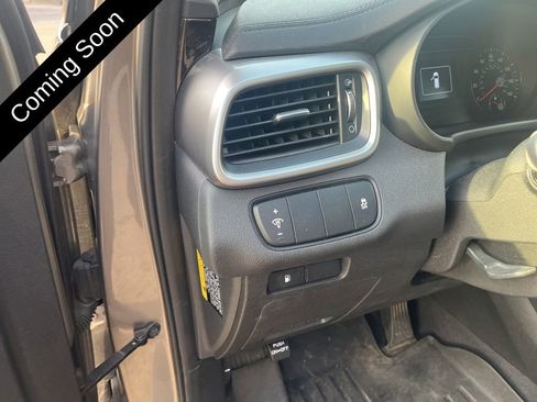 Used 2016 Kia Sorento AWD image 11